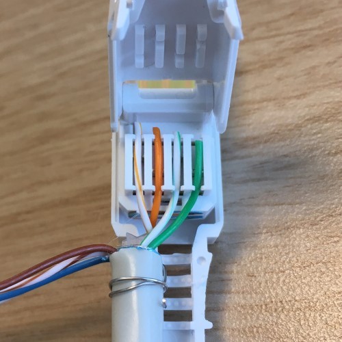pares de fios no conector